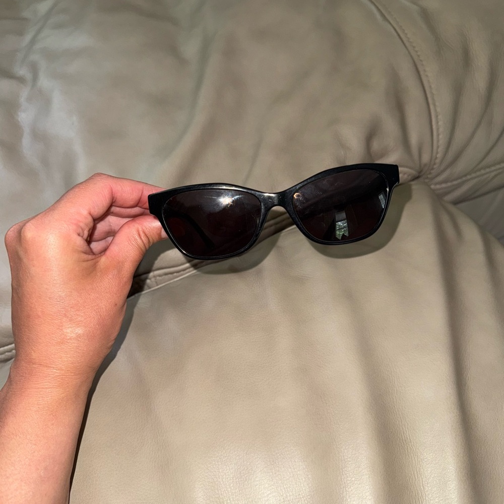 Stylish Black Sunglasses - Picture 9 of 13